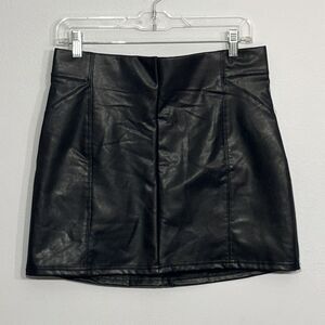 BBJ Los Angeles | Women’s Black PU Leather Mini Skirt